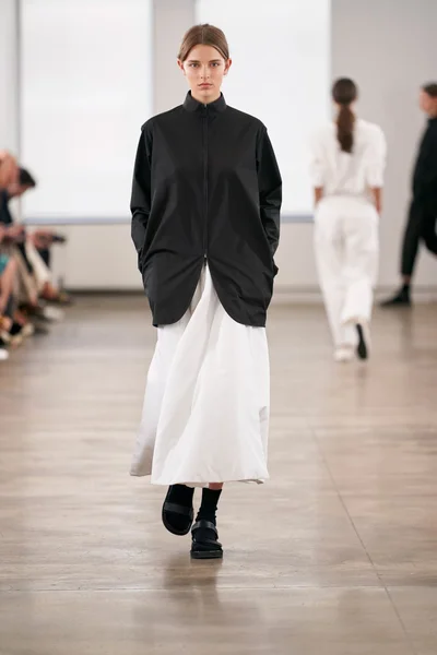 Look 9
